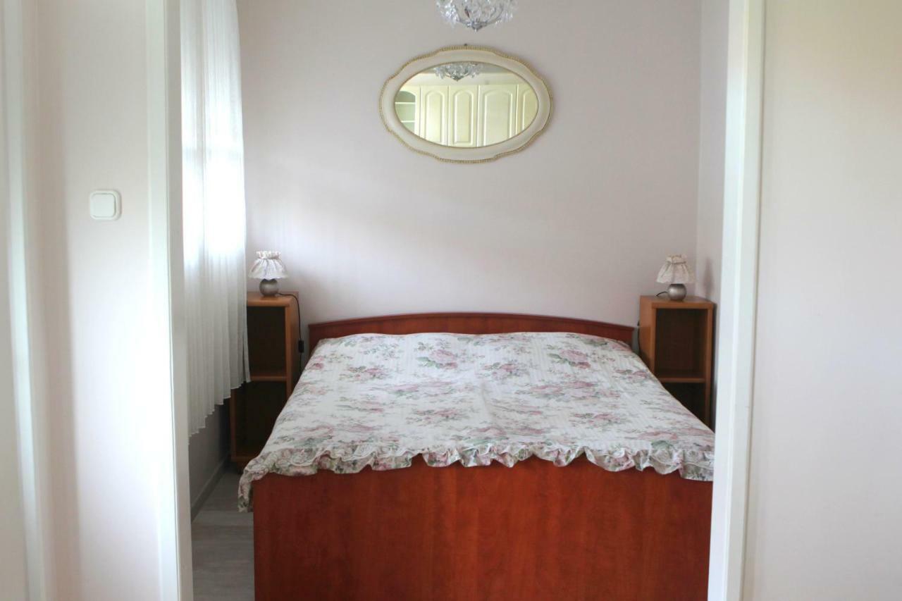 Strandfuerdo Apartman Eger Ngoại thất bức ảnh