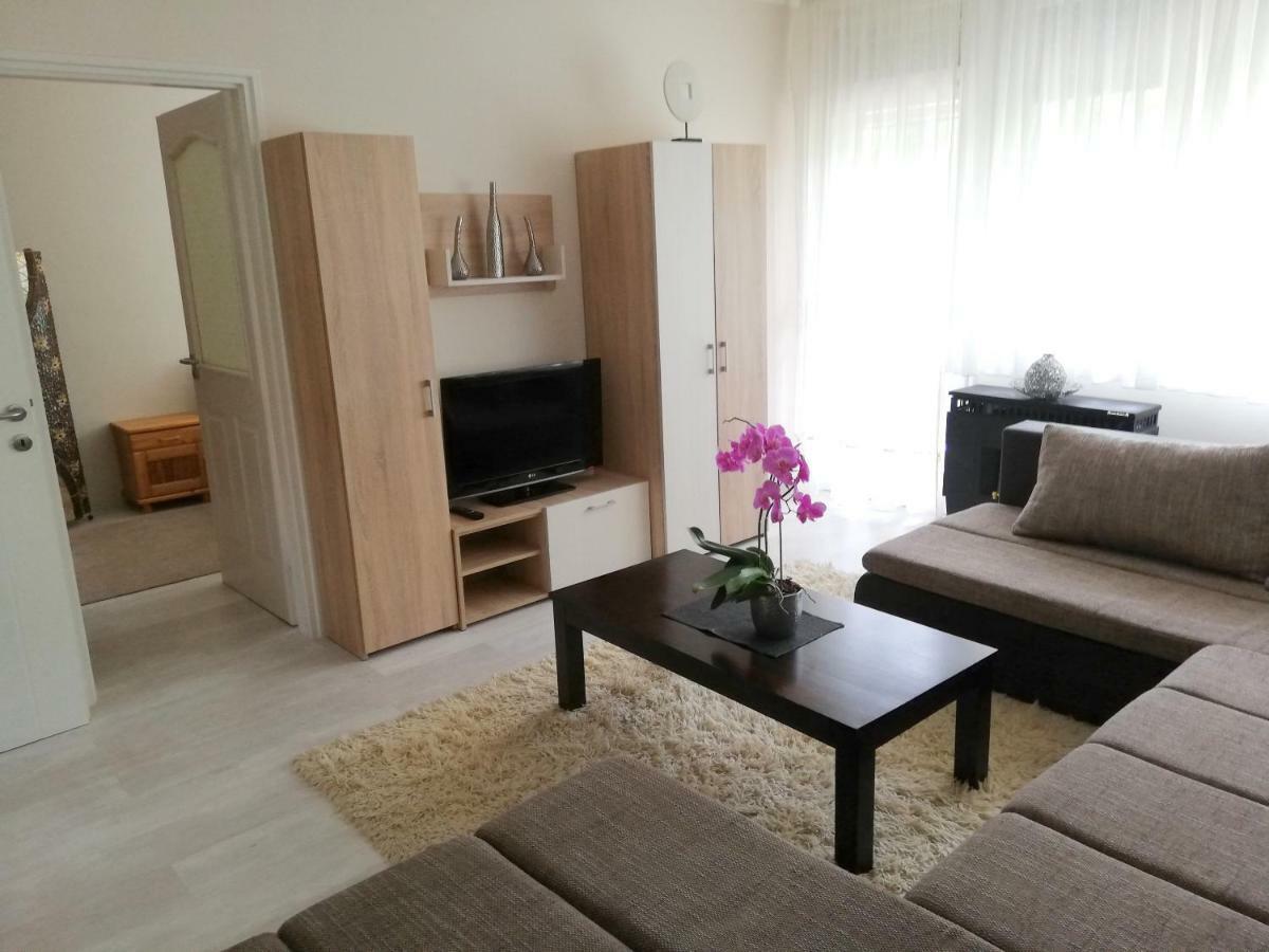 Strandfuerdo Apartman Eger Ngoại thất bức ảnh