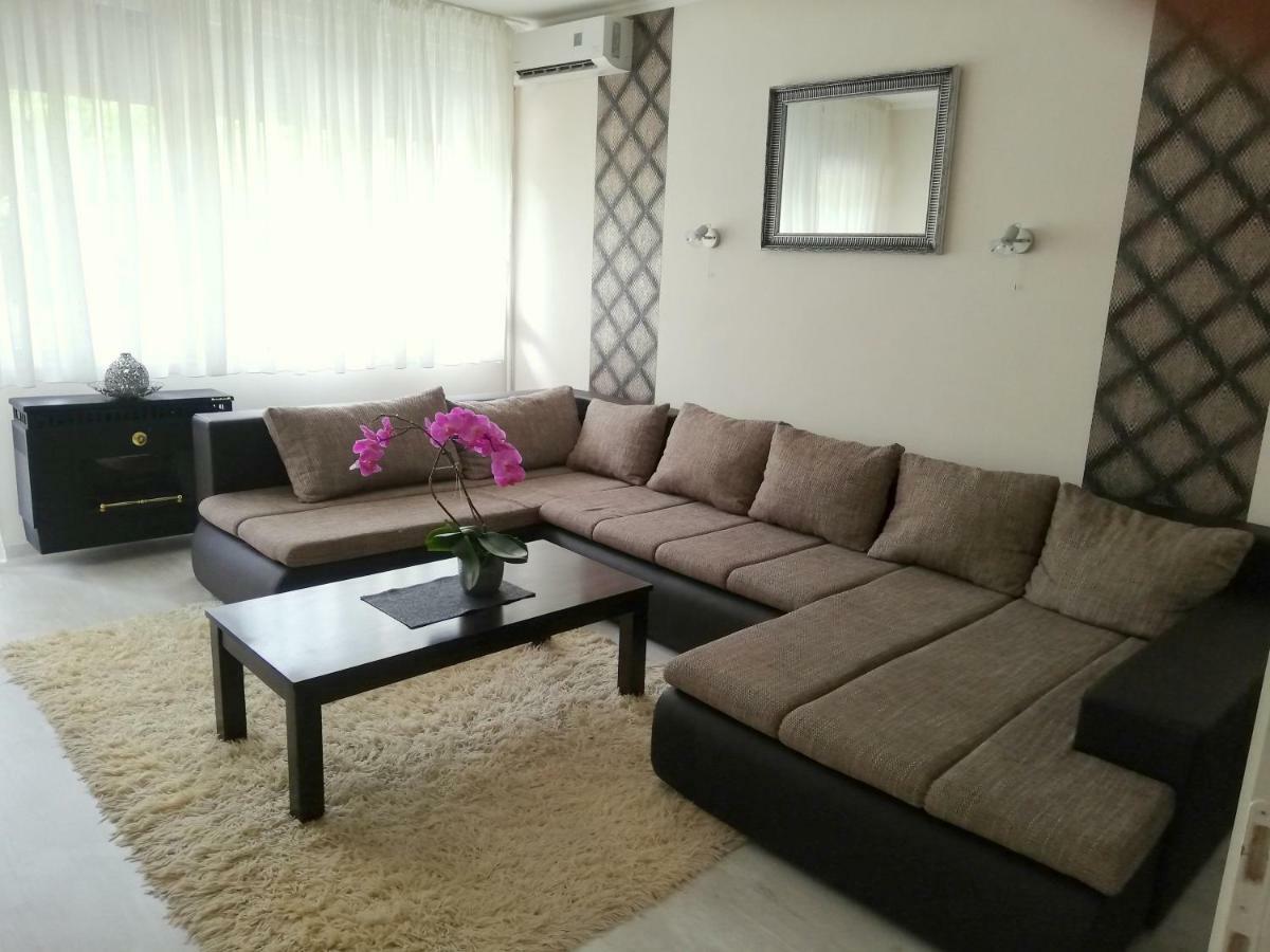 Strandfuerdo Apartman Eger Ngoại thất bức ảnh